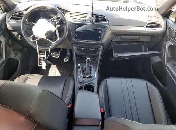 3VV8B7AX9NM047969 2022 VOLKSWAGEN TIGUAN Gray წინა პანელის ხედი