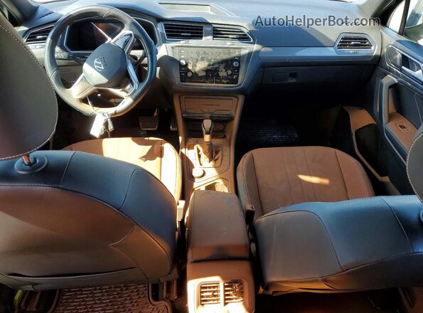 3VV8B7AX9NM081278 2022 VOLKSWAGEN TIGUAN Black Вид панелі приладів