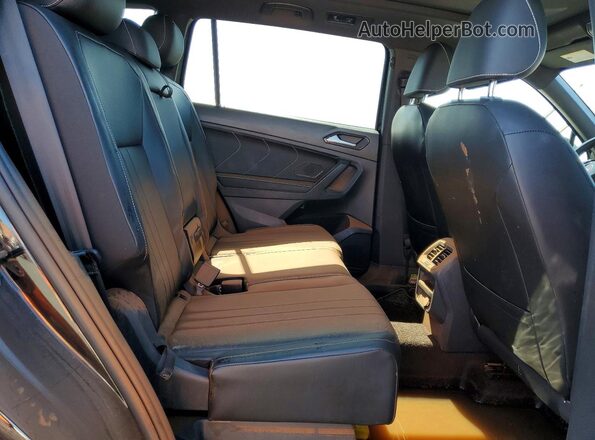 3VV8B7AX9NM081278 2022 VOLKSWAGEN TIGUAN Black Вид задньої частини салону