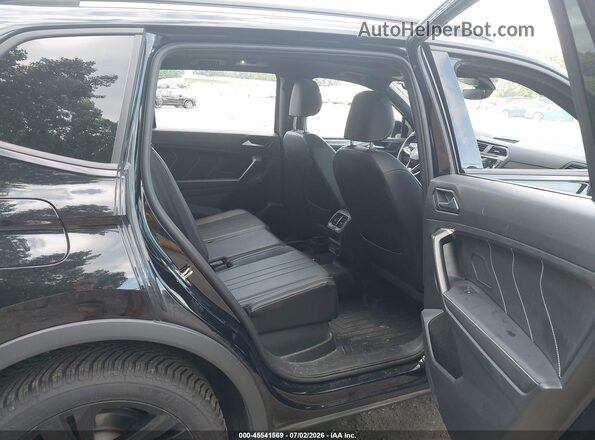 3VV8B7AX9RM010393 2024 VOLKSWAGEN TIGUAN Black Widok naklejki z numerem VIN