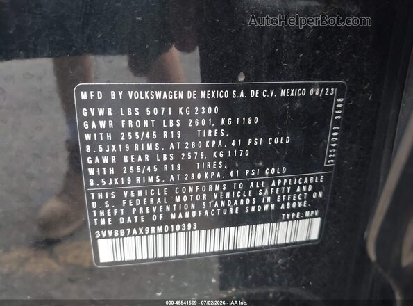 3VV8B7AX9RM010393 2024 VOLKSWAGEN TIGUAN Black Widok komory silnika