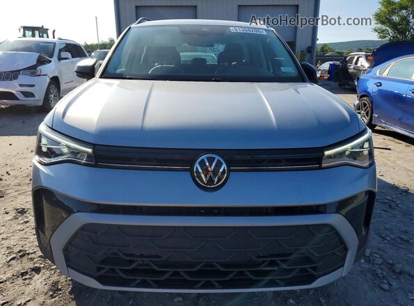 3VV8C7B23SM046912 2025 VOLKSWAGEN TAOS Серебряный Вид спереди