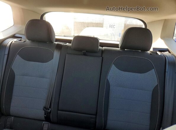 3VV8C7B23SM046912 2025 VOLKSWAGEN TAOS Серебряный Вид задних сидений