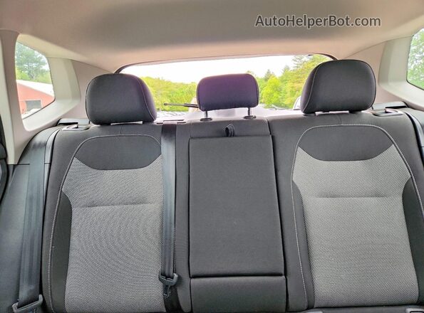 3VVAX7B25PM331382 2023 VOLKSWAGEN TAOS Silver Вид задніх сидінь