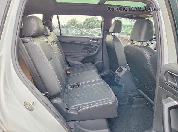 3VVCB7AX1NM104871 2022 VOLKSWAGEN TIGUAN White Widok wnętrza z tyłu