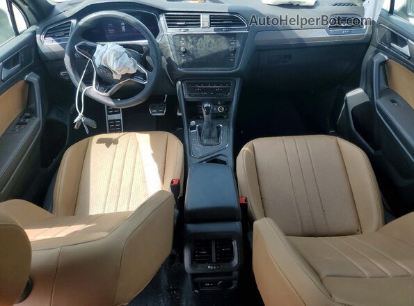 3VVCB7AX2NM032501 2022 VOLKSWAGEN TIGUAN White Вид панелі приладів