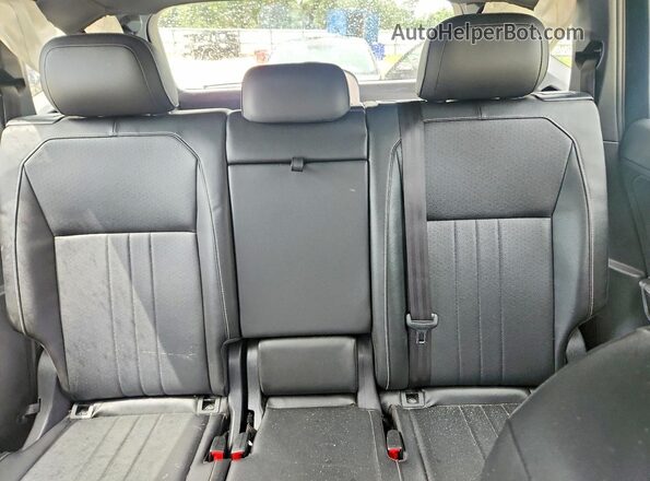 3VVCB7AX2NM118486 2022 VOLKSWAGEN TIGUAN Black Vista de los asientos traseros