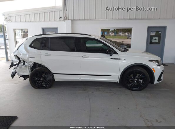 3VVCB7AX2RM155088 2024 VOLKSWAGEN TIGUAN White 360 interior view