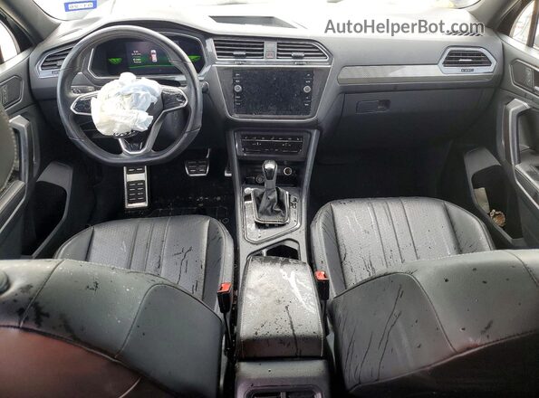 3VVCB7AX3NM109621 2022 VOLKSWAGEN TIGUAN Black წინა პანელის ხედი