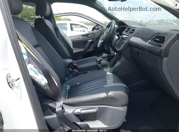 3VVCB7AX3RM020282 2024 VOLKSWAGEN TIGUAN White Front interior view