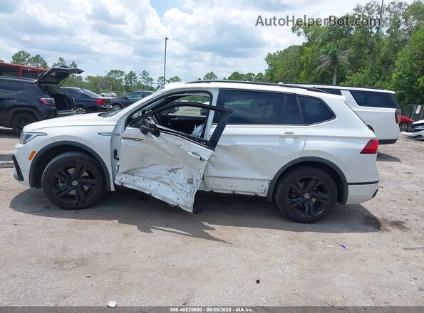 3VVCB7AX3RM020282 2024 VOLKSWAGEN TIGUAN White 360 interior view