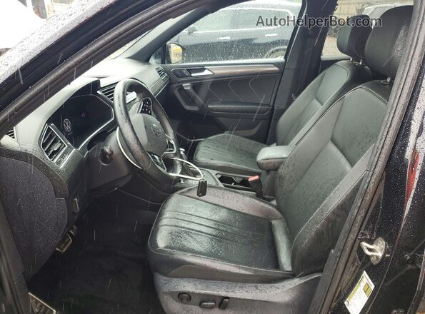 3VVCB7AX4PM124521 2023 VOLKSWAGEN TIGUAN Черный Вид салона спереди
