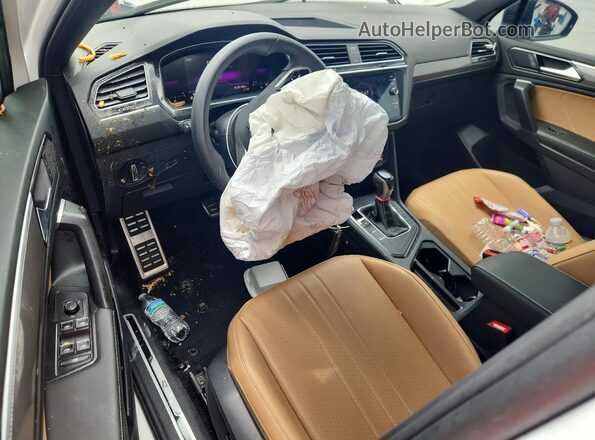 3VVCB7AX7PM134685 2023 VOLKSWAGEN TIGUAN White წინა პანელის ხედი