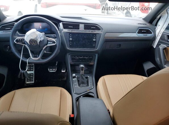 3VVCB7AX8PM138079 2023 VOLKSWAGEN TIGUAN White Vista del salpicadero