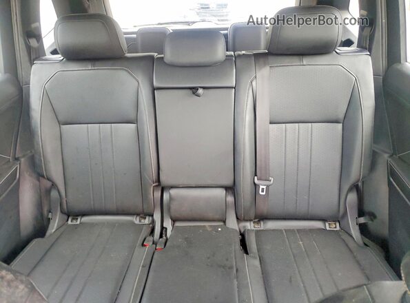 3VVCB7AX9PM001054 2023 VOLKSWAGEN TIGUAN Black უკანა სავარძლების ხედი
