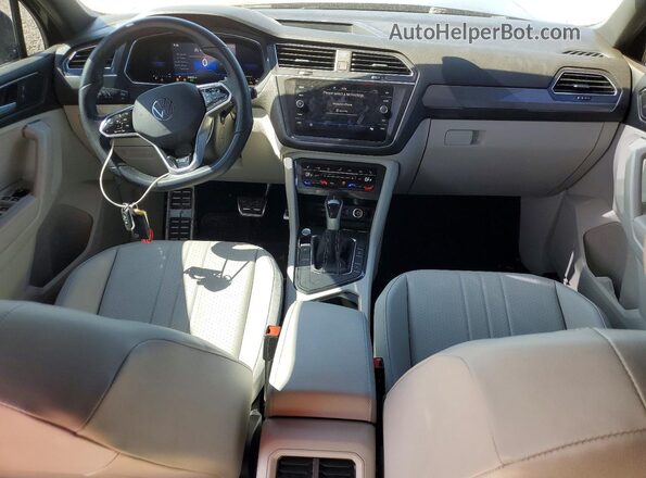 3VVCB7AX9PM035012 2023 VOLKSWAGEN TIGUAN Black Vista del salpicadero