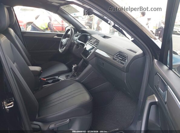 3VVCB7AXXRM201282 2024 VOLKSWAGEN TIGUAN Black Widok wnętrza z przodu