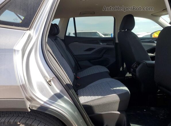 3VVCR7RM0TM017028 2026 VOLKSWAGEN TIGUAN Silver Widok tylnych siedzeń