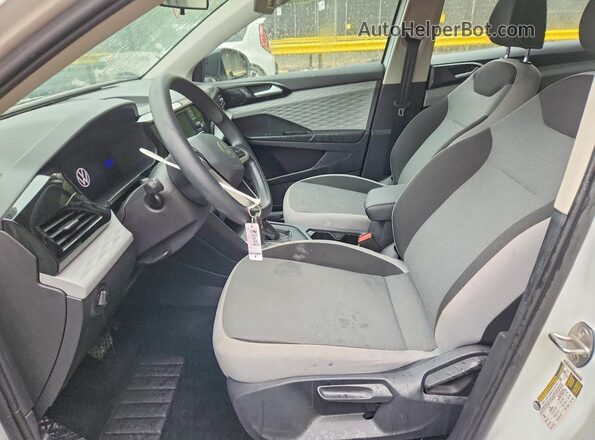 3VVCX7B29NM065709 2022 VOLKSWAGEN TAOS White Widok wnętrza z przodu