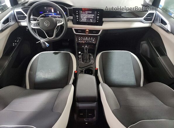 3VVEC7B2XSM069512 2025 VOLKSWAGEN TAOS Gray Widok deski rozdzielczej