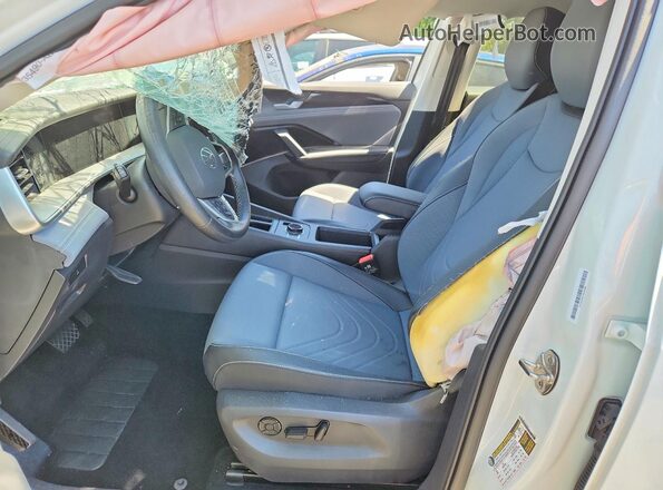 3VVER7RM2TM039086 2026 VOLKSWAGEN TIGUAN Белый Вид салона спереди