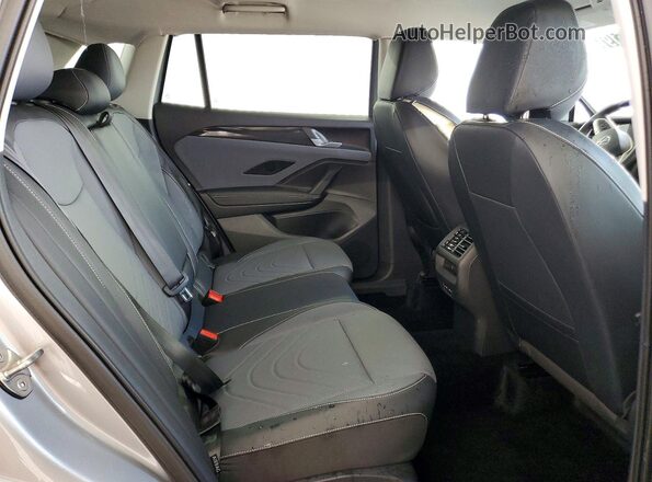 3VVER7RM3TM033801 2026 VOLKSWAGEN TIGUAN Silver Вид задньої частини салону