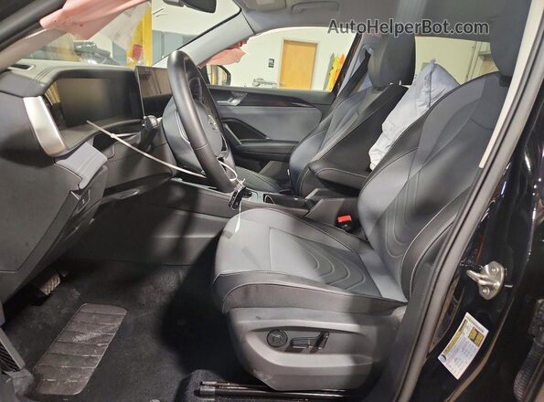 3VVER7RM3TM080665 2026 VOLKSWAGEN TIGUAN Black Вид салону спереду