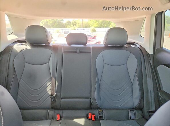 3VVER7RM4TM036559 2026 VOLKSWAGEN TIGUAN Silver Vista de los asientos traseros