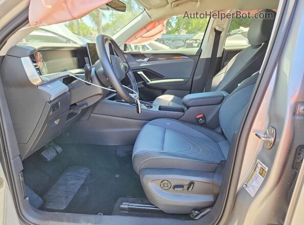 3VVER7RM5TM033945 2026 VOLKSWAGEN TIGUAN Silver Vista interior delantera