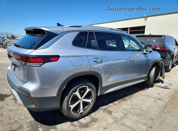 3VVER7RM5TM033945 2026 VOLKSWAGEN TIGUAN Silver Trasero derecho