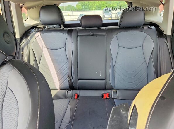 3VVER7RMXTM009589 2026 VOLKSWAGEN TIGUAN Silver Rear seats view