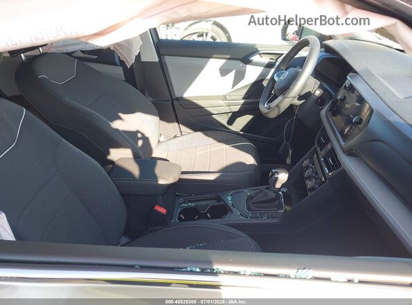 3VVEX7B20RM057139 2024 VOLKSWAGEN TAOS Silver წინა სალონის ხედი