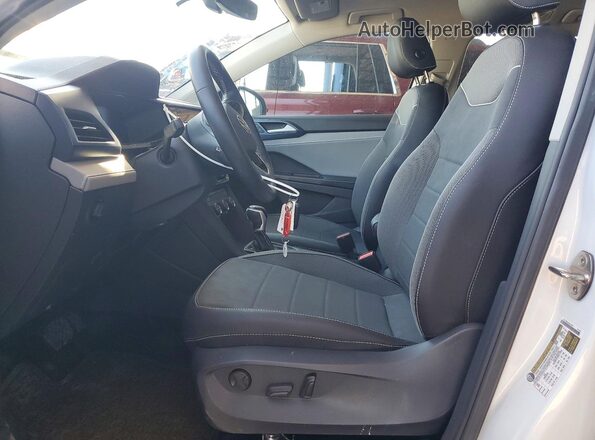 3VVEX7B24RM093626 2024 VOLKSWAGEN TAOS White Vista interior delantera