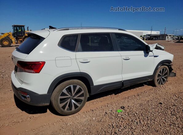 3VVEX7B24RM093626 2024 VOLKSWAGEN TAOS White Trasero derecho