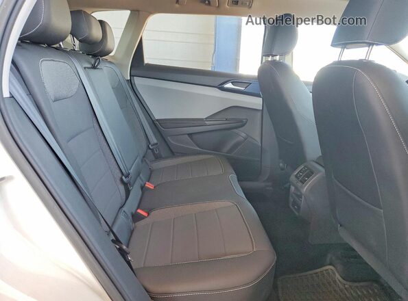 3VVEX7B24RM093626 2024 VOLKSWAGEN TAOS White Vista de los asientos traseros
