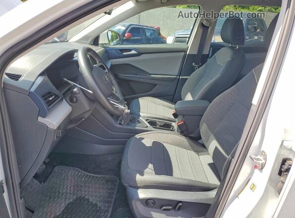 3VVEX7B2XRM114687 2024 VOLKSWAGEN TAOS Белый Вид салона спереди