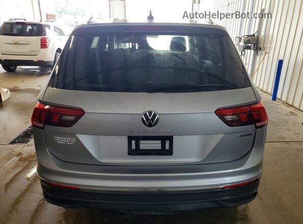 3VVFB7AX2PM059617 2023 VOLKSWAGEN TIGUAN Серебряный Вид сзади