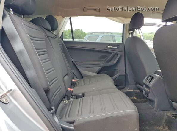3VVFB7AX4RM029280 2024 VOLKSWAGEN TIGUAN Gray Vista interior trasera