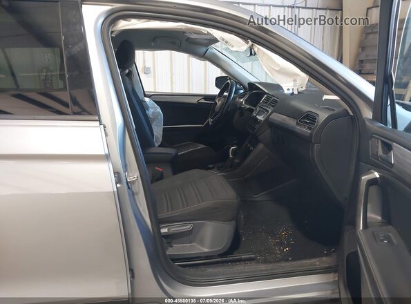 3VVFB7AXXRM035911 2024 VOLKSWAGEN TIGUAN Silver Front interior view
