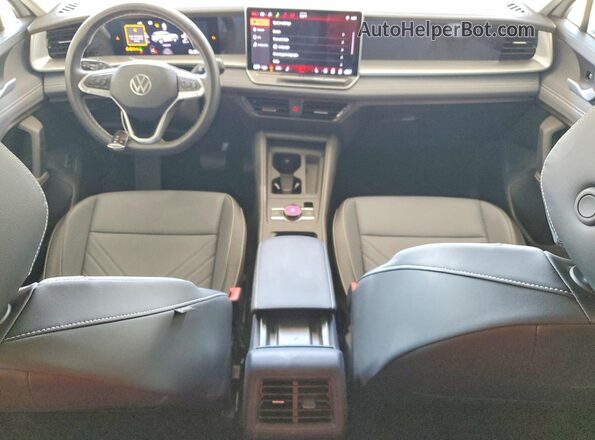 3VVFR7RM2TM081066 2026 VOLKSWAGEN TIGUAN White Vista del salpicadero
