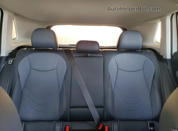 3VVFR7RM2TM081066 2026 VOLKSWAGEN TIGUAN White Vista de los asientos traseros