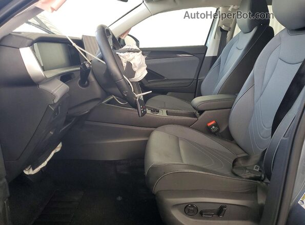 3VVFR7RM6TM003048 2026 VOLKSWAGEN TIGUAN Gray Vista interior delantera