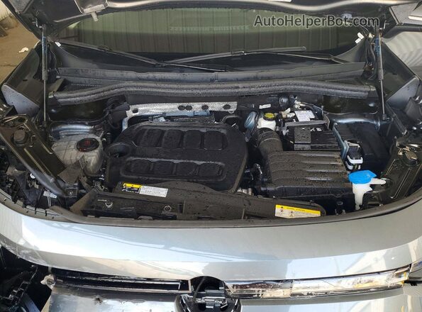 3VVFR7RM6TM003048 2026 VOLKSWAGEN TIGUAN Gray Vista del compartimento del motor