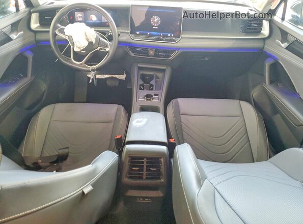 3VVFR7RM6TM003048 2026 VOLKSWAGEN TIGUAN Gray Vista del salpicadero