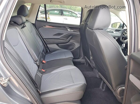 3VVFR7RM7TM081029 2026 VOLKSWAGEN TIGUAN Gray Vista de los asientos traseros