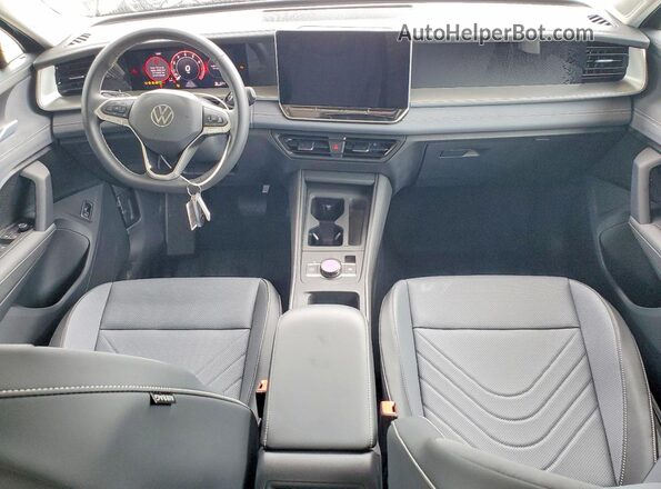 3VVFR7RM7TM081029 2026 VOLKSWAGEN TIGUAN Gray Vista del salpicadero