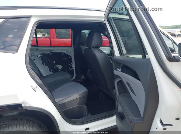 3VVGR7RM0TM035725 2026 VOLKSWAGEN TIGUAN White Widok naklejki z numerem VIN