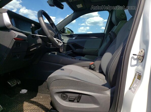 3VVGR7RM9SM069614 2025 VOLKSWAGEN TIGUAN White Vista interior delantera