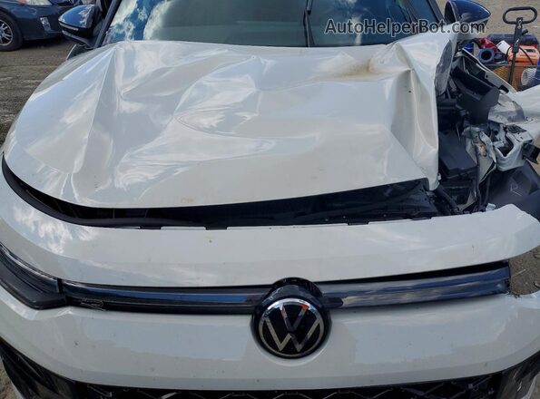 3VVGR7RM9TM047095 2026 VOLKSWAGEN TIGUAN White Vista interior trasera
