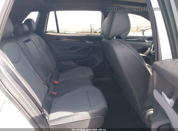 3VVHR7RMXTM024199 2026 VOLKSWAGEN TIGUAN White Widok naklejki z numerem VIN